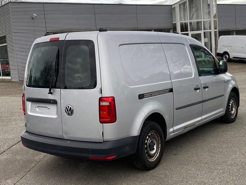 Gebraucht VW Caddy Maxi 102 PS (75 kW) 2016 Silber Van / Kleinbus