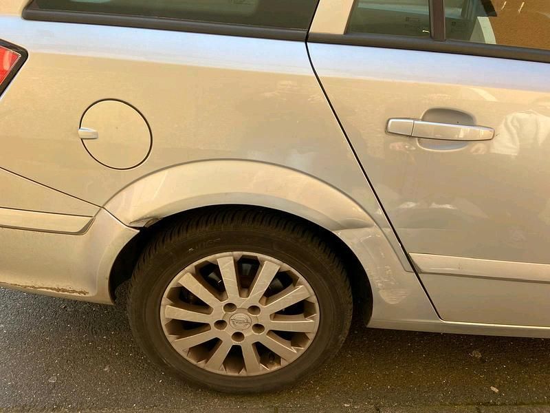 Gebraucht Opel Astra 105 PS (77 kW) 2005 Silber Kombi