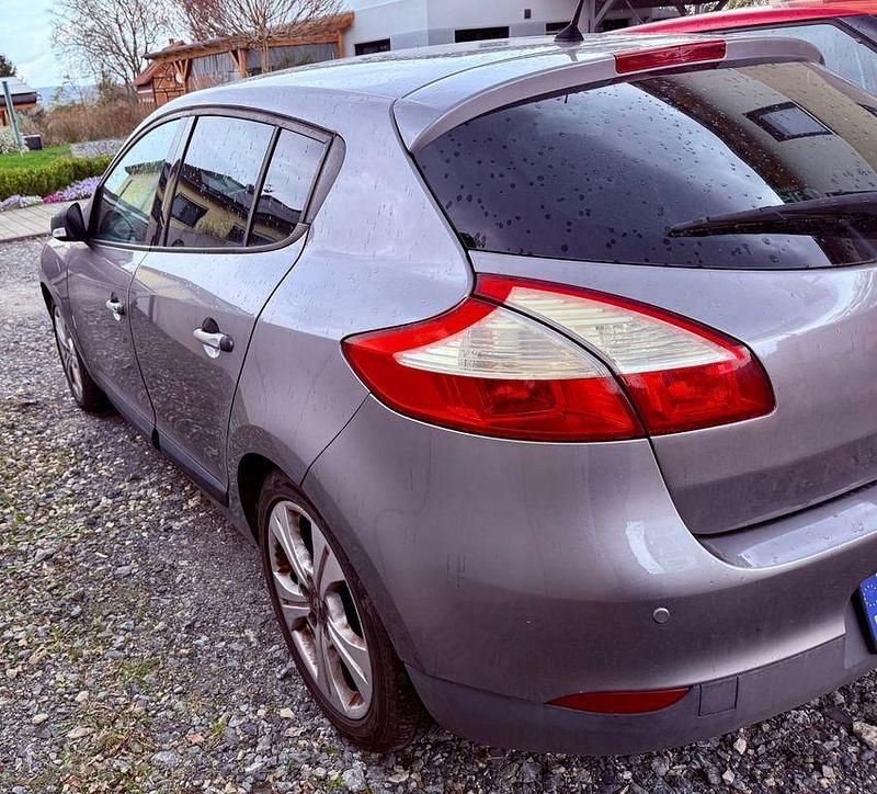 Gebraucht Renault Mégane Dynamique 110 PS (80 kW) 2009 Grau Limousine
