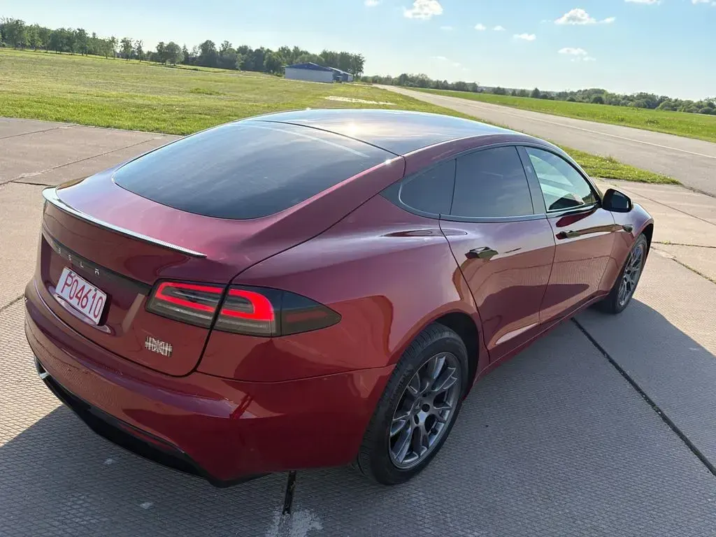 Gebraucht Tesla Model S Plaid 759 kW (1033 PS) 2023 Rot Kleinwagen