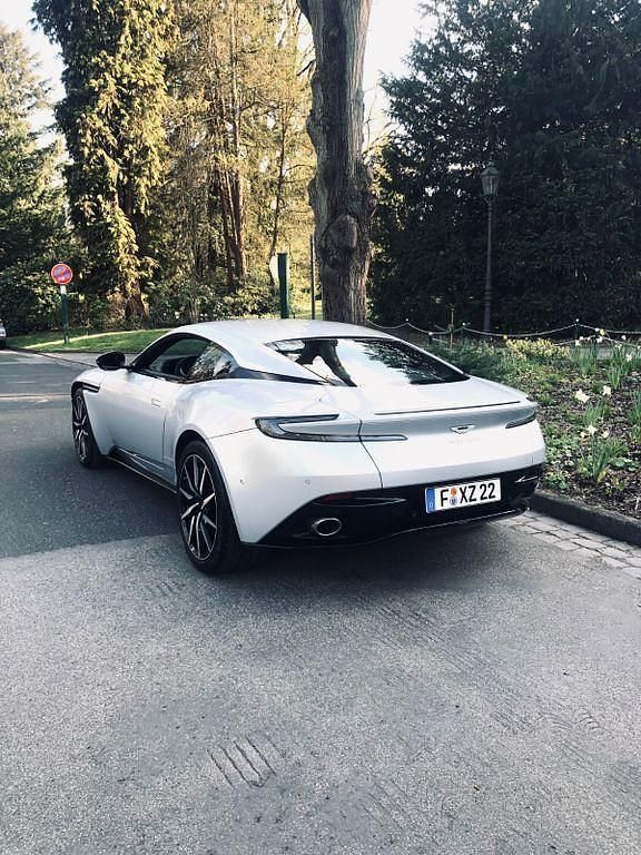 Gebraucht Aston Martin DB11 510 PS (375 kW) 2020 Silber Coupé