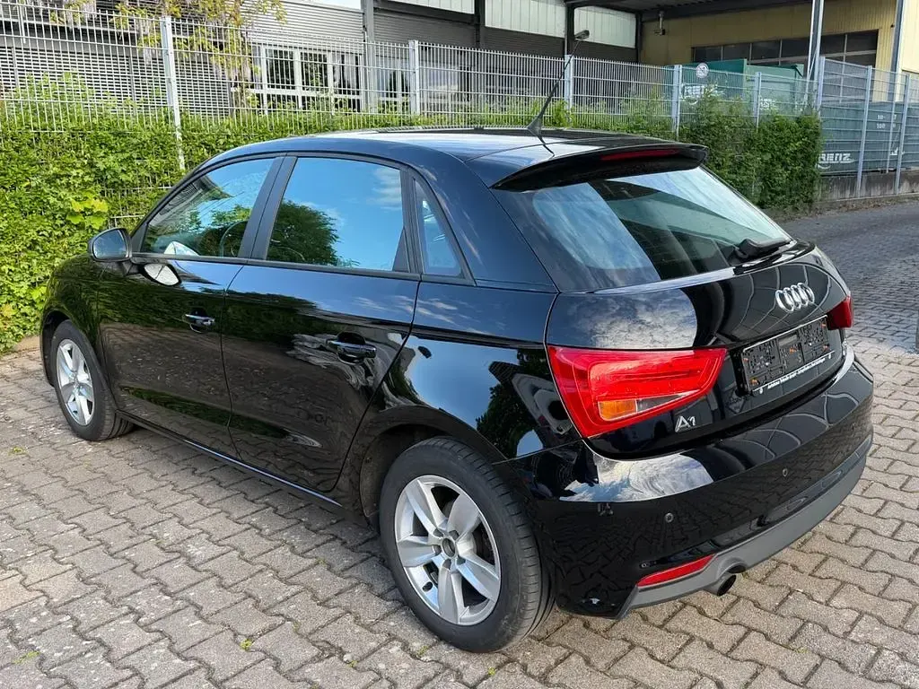 Gebraucht Audi A1 Sportback Sport 95 PS (69 kW) 2018 Schwarz Kleinwagen