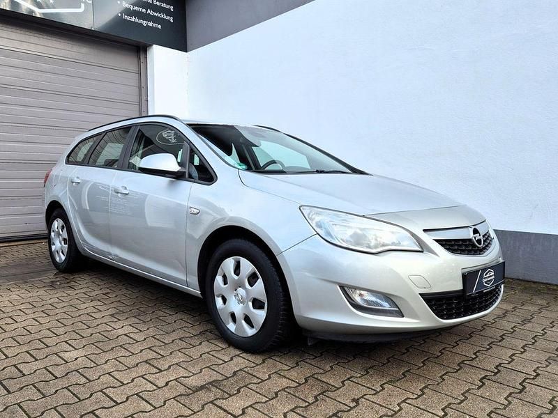 Gebraucht Opel Astra Selection 110 PS (80 kW) 2011 Silber Kombi
