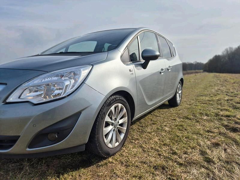 Gebraucht Opel Meriva 95 PS (69 kW) 2013 Grau Van / Kleinbus