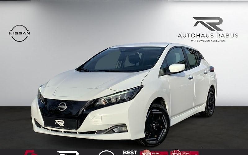 Gebraucht Nissan Leaf Acenta 110 kW (150 PS) 2022 Weiß Kleinwagen