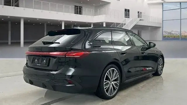 Second-hand Audi A5 S-line plus 204 CP (150 kW) 2025 Negru Break