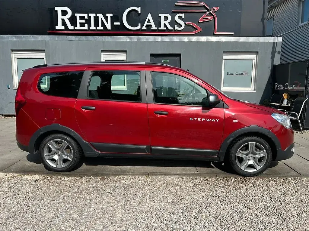 Gebraucht Dacia Lodgy Stepway 131 PS (96 kW) 2019 Rot Van / Kleinbus