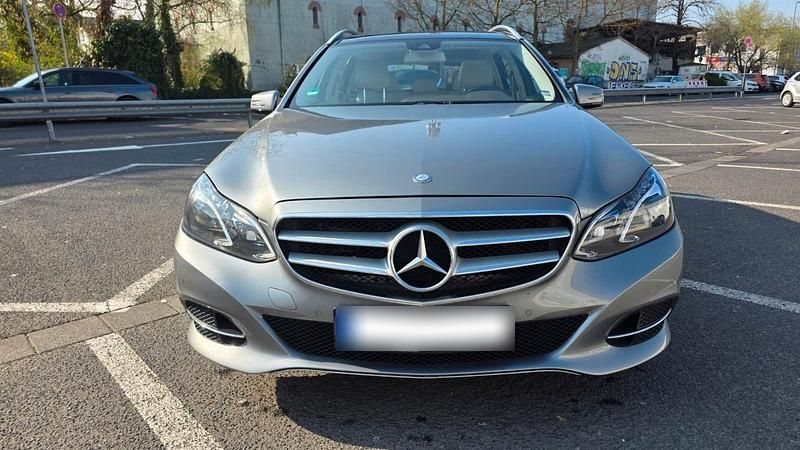 Gebraucht Mercedes E350 Avantgarde 252 PS (185 kW) 2013 Silber Kombi