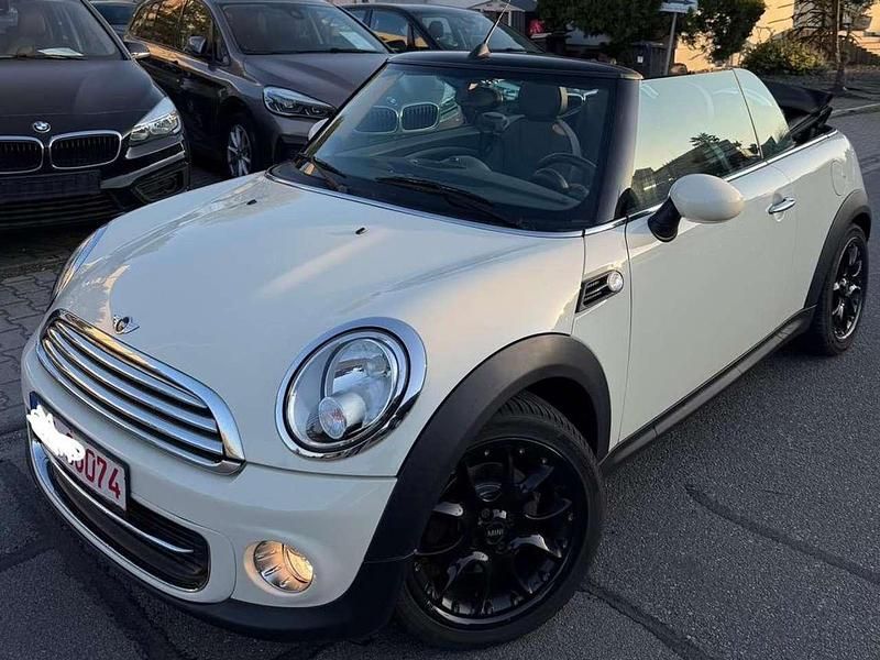 Gebraucht Mini Cooper Cabriolet 122 PS (89 kW) 2011 Pepper white Cabrio