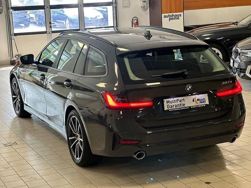 Gebraucht BMW 320e Advantage 204 PS (150 kW) 2022 Grau Limousine
