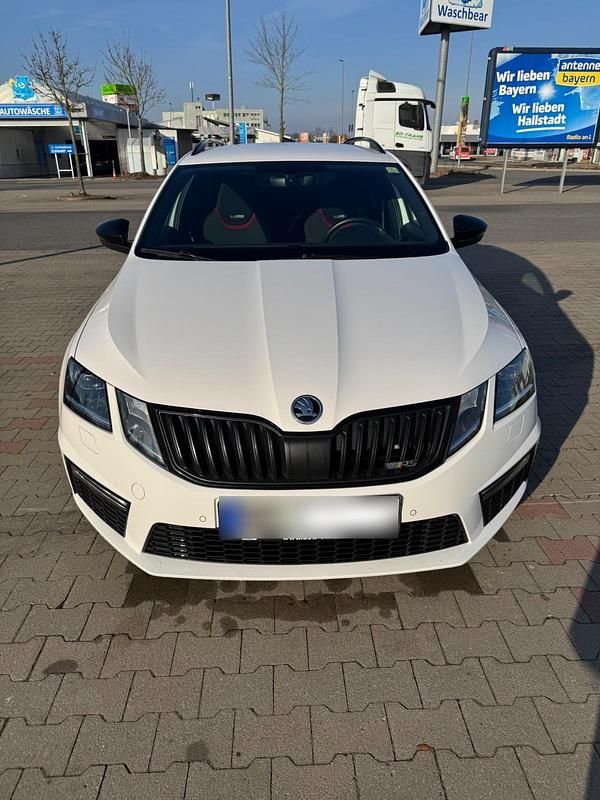 Gebraucht Skoda Octavia RS 184 PS (135 kW) 2018 Weiß Kombi