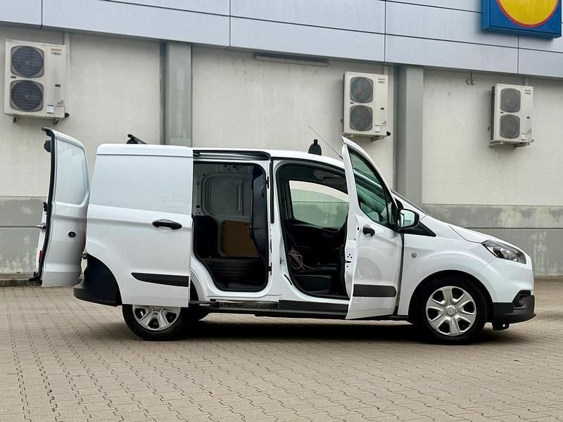 Gebraucht Ford Transit 101 PS (74 kW) 2019 Weiß Van / Kleinbus