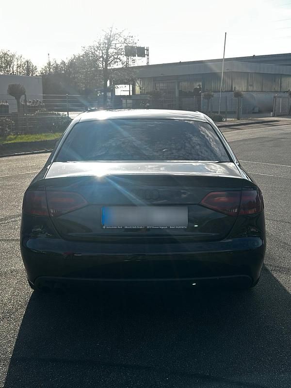 Używany Audi A4 S-Line 120 KM (88 kW) 2010 Czarny Sedan/Limuzyna