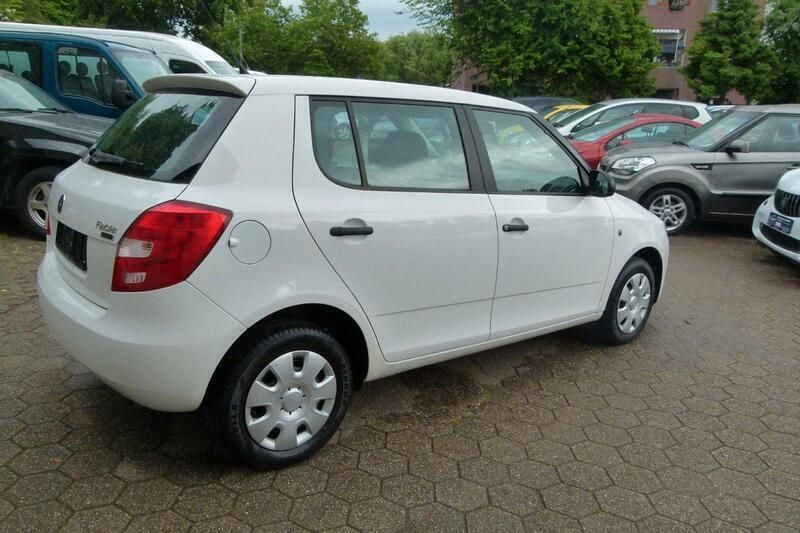 Gebraucht Skoda Fabia Classic 60 PS (44 kW) 2010 Weiß Kleinwagen