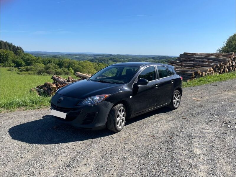 Schwarz Gebraucht 2010 Mazda 3 Limousine | 1.400 € - Bild 1/4