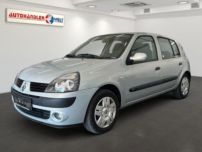 Silber Gebraucht 2004 Renault Clio II Kleinwagen | 899 € (Superpreis) - Bild 1/4