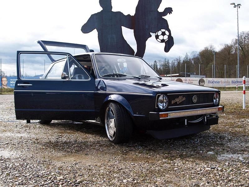 Blau Gebraucht 1983 VW Golf I GTI Limousine | 24.499 € - Bild 1/4