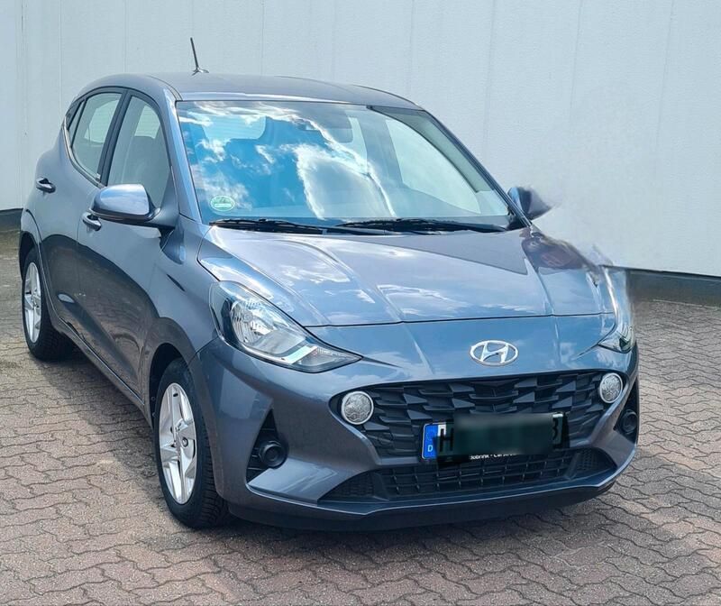 Grau Gebraucht 2020 Hyundai i10 Trend Kleinwagen | 12.500 € (Fairer Preis) - Bild 1/4