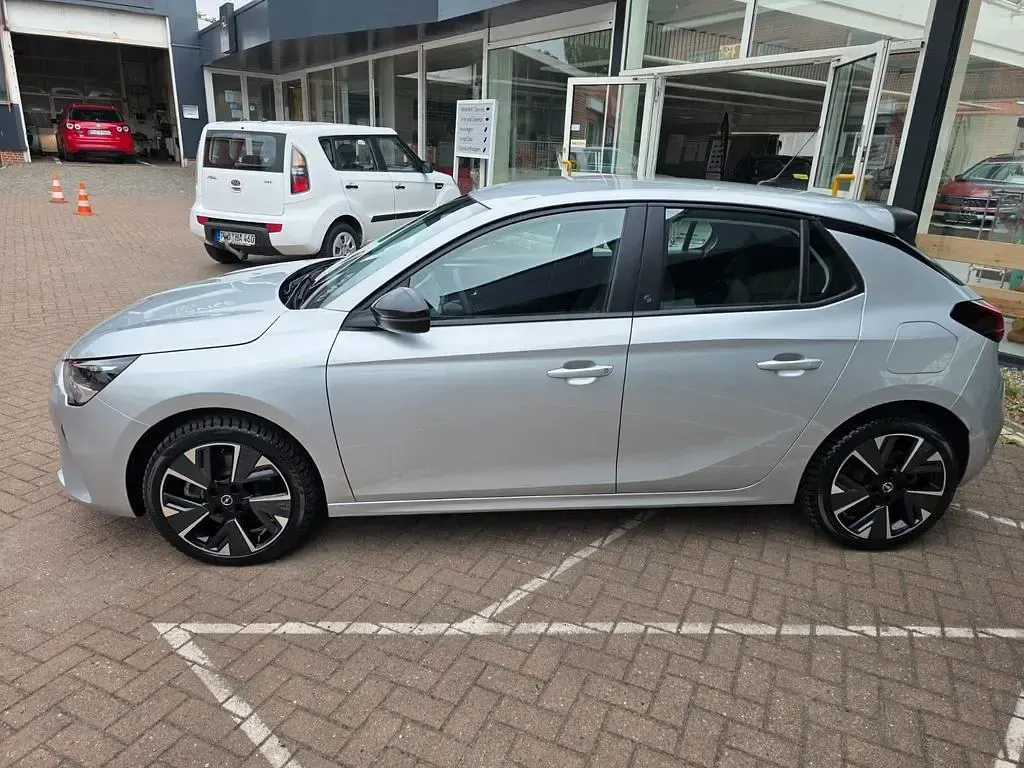 Gebraucht Opel Corsa-e Edition 100 kW (136 PS) 2022 Silber Kleinwagen