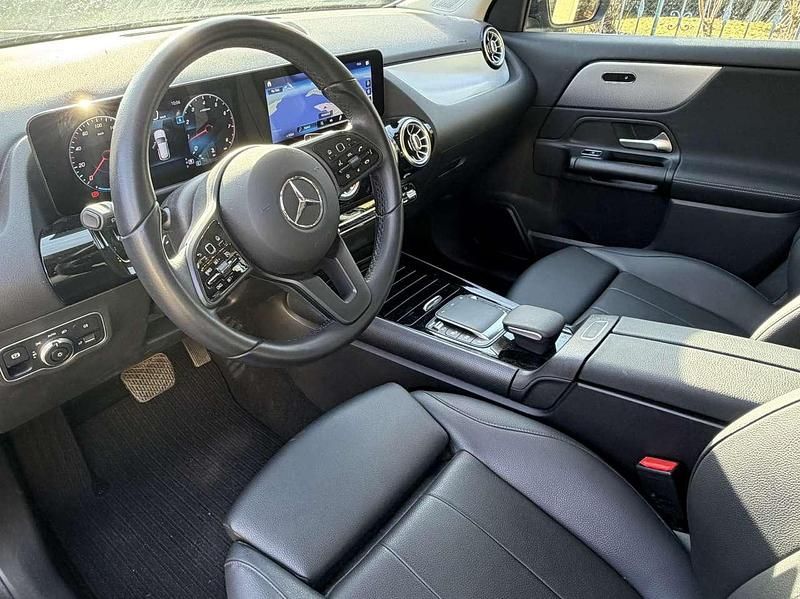 Gebraucht Mercedes CLA200 Style 163 PS (119 kW) 2020 Blau Kombi