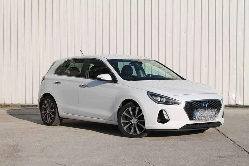 Gebraucht Hyundai i30 Trend 136 PS (100 kW) 2018 Weiß Limousine