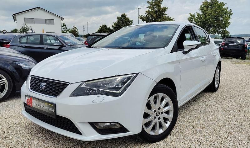 Weiß Gebraucht 2013 Seat Leon Style Limousine | 6.900 € - Bild 1/4