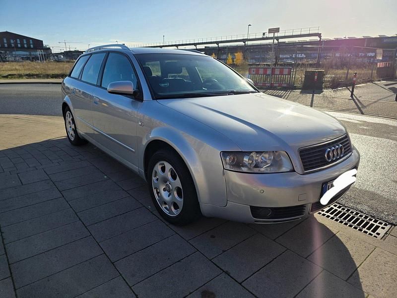 Grau Gebraucht 2004 Audi A4 Kombi | 1.800 € (Fairer Preis) - Bild 1/4