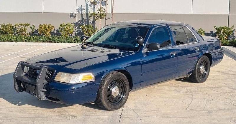 Blau Gebraucht 2011 Ford Crown Limousine | 13.990 € - Bild 1/4