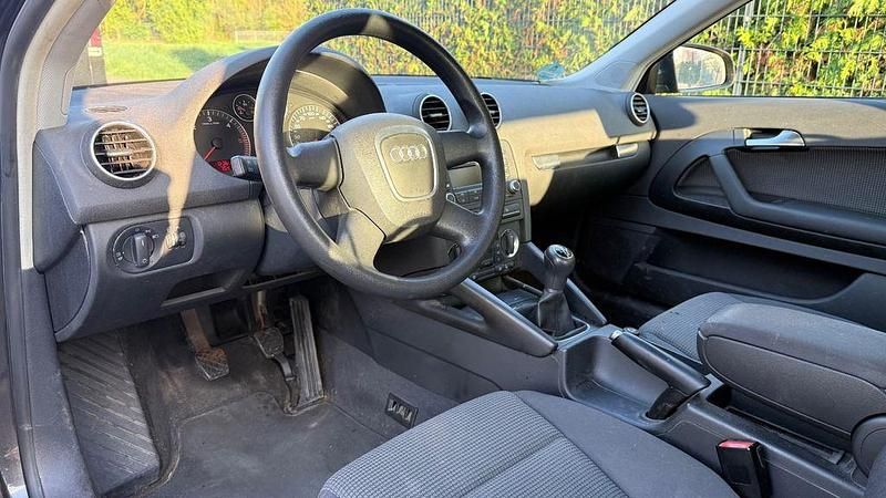 Second-hand Audi A3 Ambition 105 CP (77 kW) 2007 Gri Hatchback