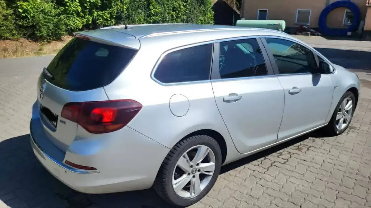 Gebraucht Opel Astra Sport 165 PS (121 kW) 2013 Silber Kombi