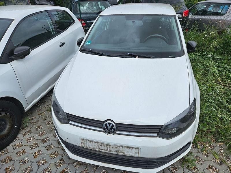 Gebraucht VW Polo Trendline 75 PS (55 kW) 2015 Weiß Limousine