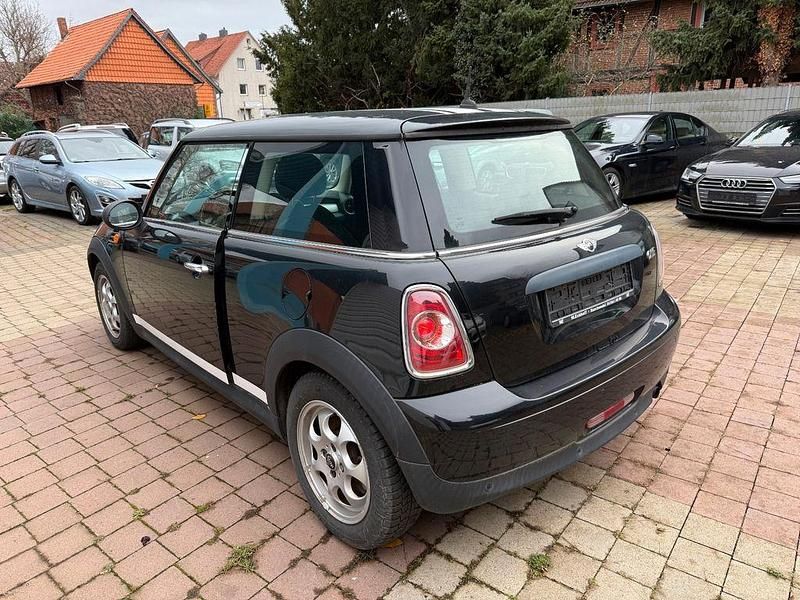 Gebraucht Mini ONE 98 PS (72 kW) 2012 Schwarz Kleinwagen
