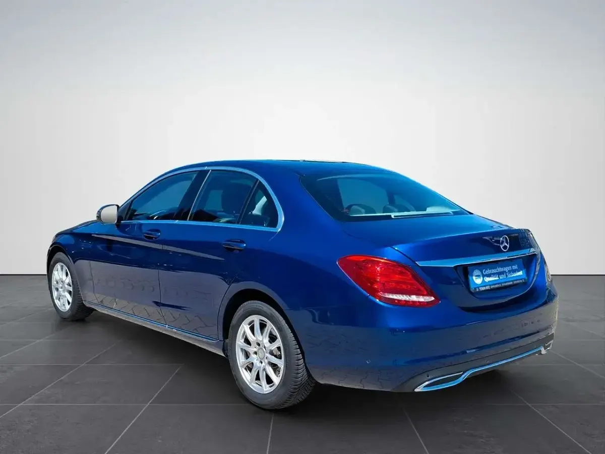 Gebraucht Mercedes C180 Avantgarde 156 PS (114 kW) 2017 Blau Limousine