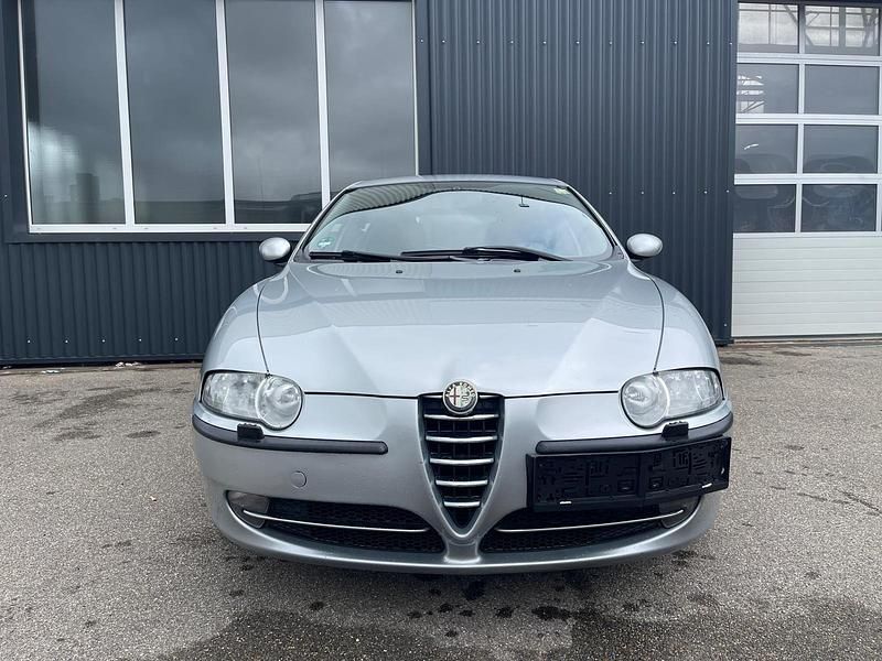 Gebraucht Alfa Romeo 147 105 PS (77 kW) 2003 Grau Kleinwagen