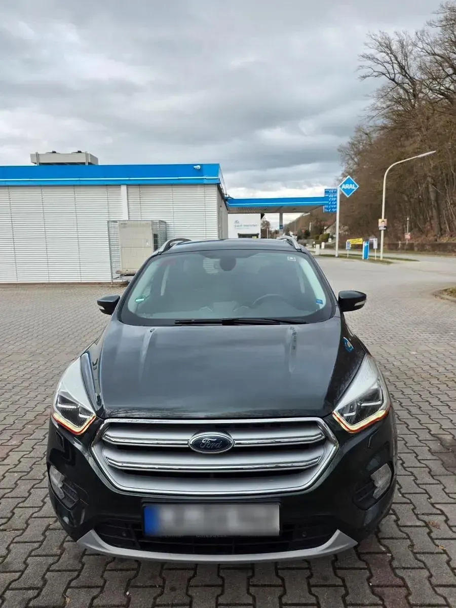 Gebraucht Ford Kuga 179 PS (131 kW) 2018 Grün SUV