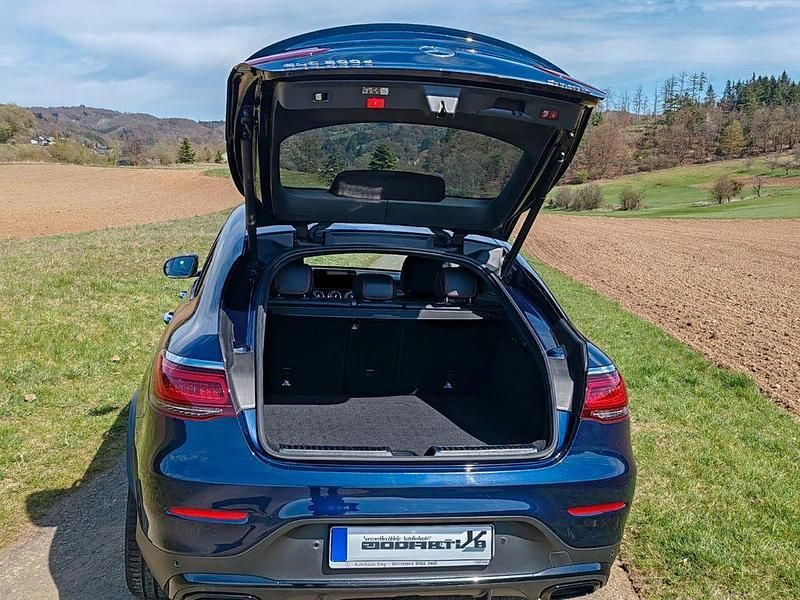 Gebraucht Mercedes GLC300 245 PS (180 kW) 2023 Blau Coupé