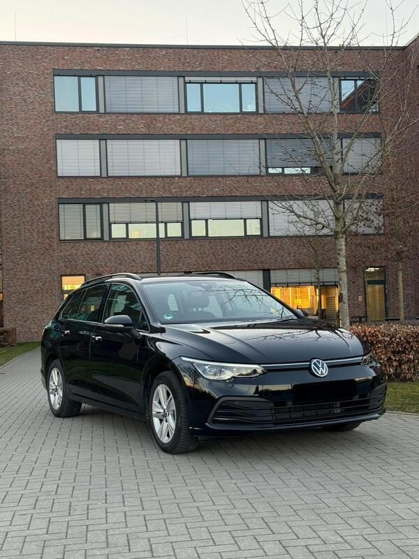 Schwarz Gebraucht 2022 VW Golf VIII Kombi | 16.299 € (Superpreis) - Bild 1/4