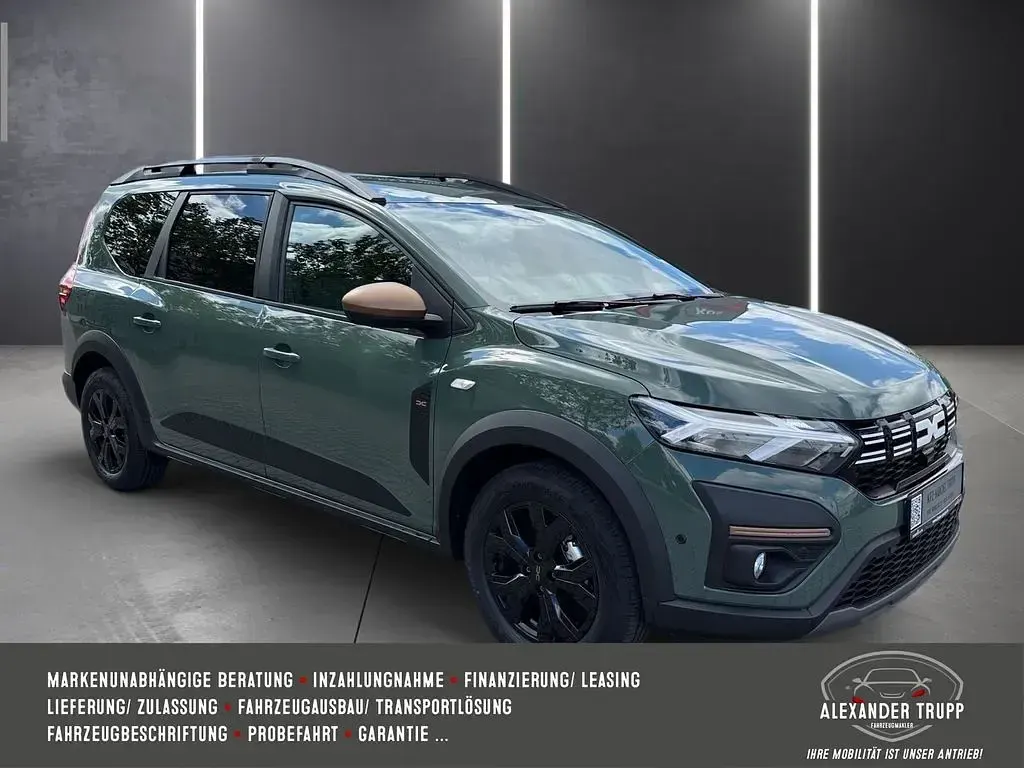 Neu Dacia Jogger Extreme 141 PS (103 kW) 2025 Grün Van / Kleinbus
