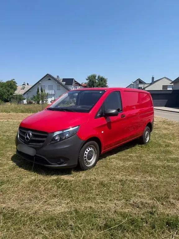Gebraucht Mercedes Vito 114 PS (83 kW) 2016 Rot Van