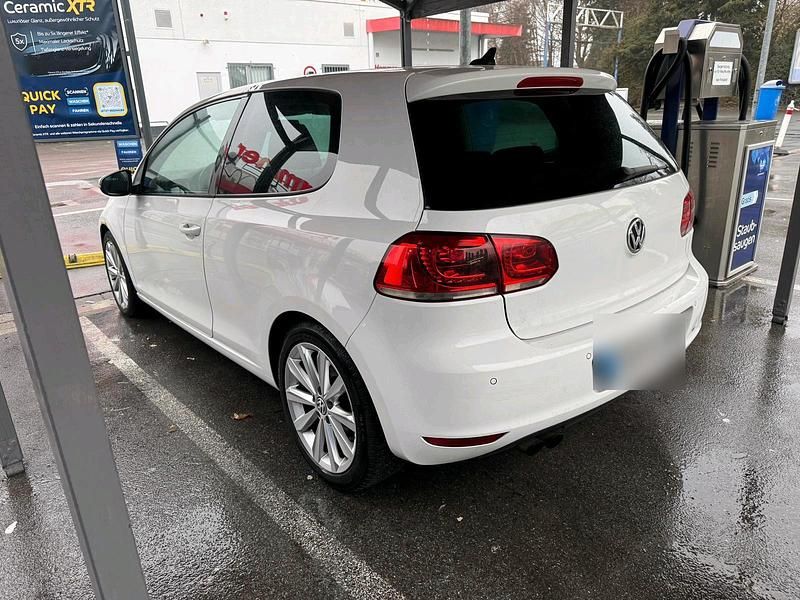 Gebraucht VW Golf VI GTI 122 PS (89 kW) 2011 Weiß Kleinwagen
