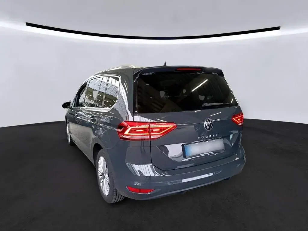 Gebraucht VW Touran Highline 150 PS (110 kW) 2023 Grau Van / Kleinbus