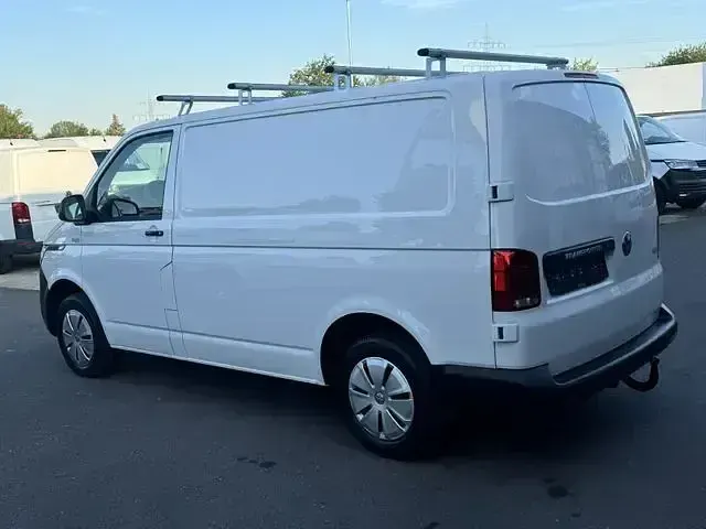Gebraucht VW T6.1 110 PS (80 kW) 2021 Candyweiß Van
