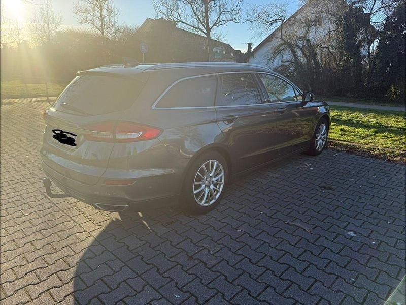 Gebraucht Ford Mondeo Titanium 190 PS (139 kW) 2020 Grau Kombi