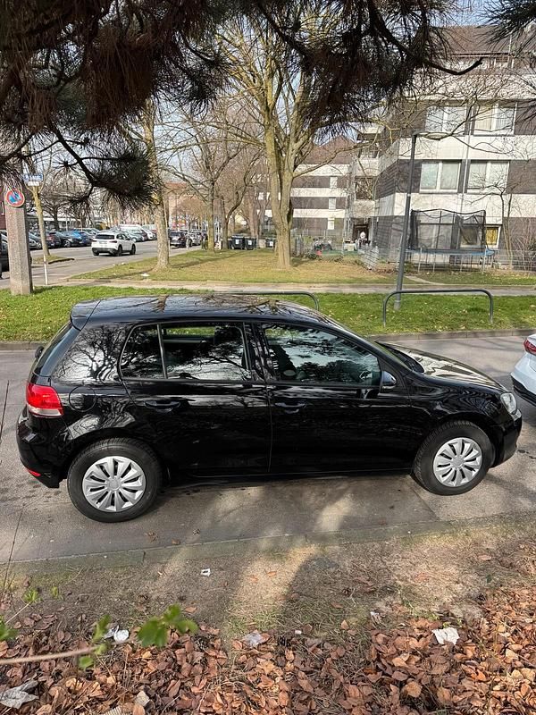 Gebraucht VW Golf VI 80 PS (58 kW) 2010 Schwarz Kleinwagen