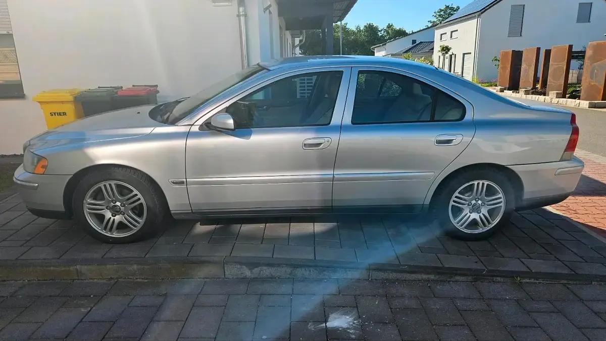 Gebraucht Volvo S60 131 PS (96 kW) 2004 Silber Limousine