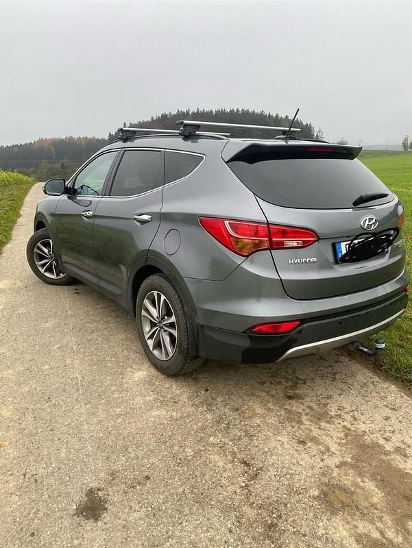 Grau Gebraucht 2015 Hyundai Santa Fe SUV | 12.700 € (Guter Preis) - Bild 1/4