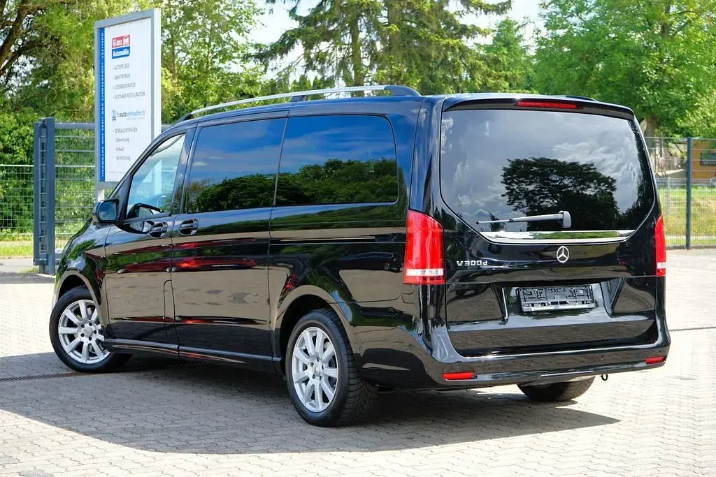 Gebraucht Mercedes V300 AMG line 237 PS (174 kW) 2022 Schwarz Van / Kleinbus