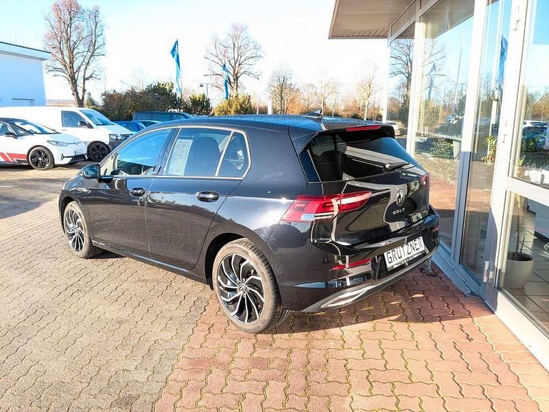 Gebraucht VW Golf VIII 116 PS (85 kW) 2023 Schwarz Limousine