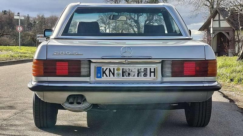 Gebraucht Mercedes SL280 185 PS (136 kW) 1981 Silber Cabrio