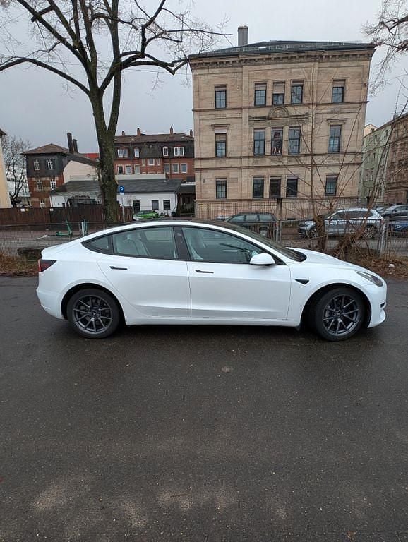 Gebraucht Tesla Model 3 Standard Range 211 kW (287 PS) 2022 Weiß Limousine